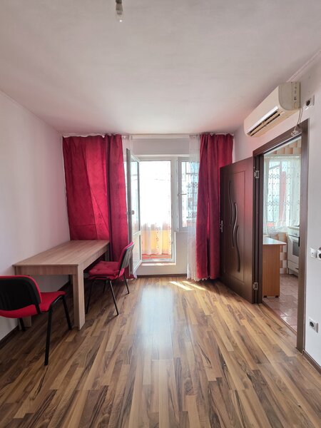 Theodor Pallady/piata Trapezului,3minute metrou